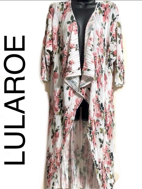 LuLaRoe Tops - 🌼LULAROE SHIRLEY Beautiful Floral Cardigan🌼